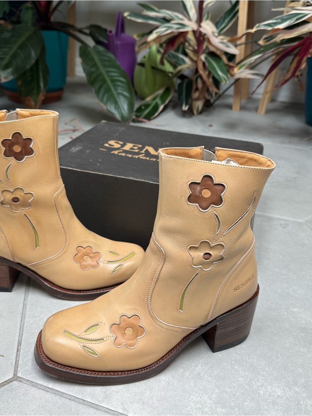Sendra Camel Flower Leather Heeled Ankle Boots